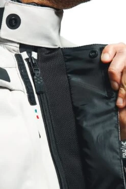 Dainese Splugen 3L D-Dry Jacket 37 Dainese Splugen 3L D-Dry Jacket -Moto Style Shop splugen 3l d dry 4b3d5024 ef7f 42a3 90c2 54c736912465