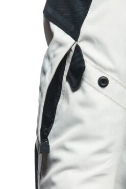 Dainese Splugen 3L D-Dry Jacket 34 Dainese Splugen 3L D-Dry Jacket -Moto Style Shop splugen 3l d dry ce62923d e2bb 4516 a5f7 ddf41853c05c