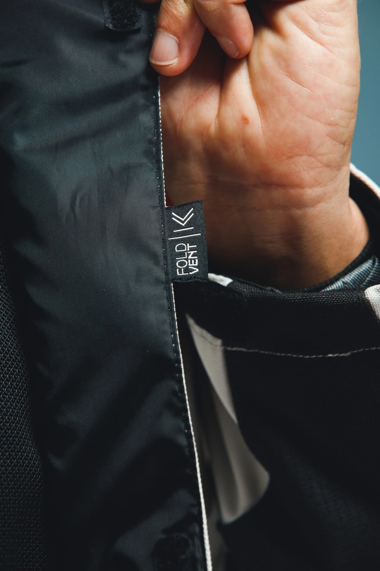 Dainese Splugen 3L D-Dry Jacket 19 Dainese Splugen 3L D-Dry Jacket - Image 19